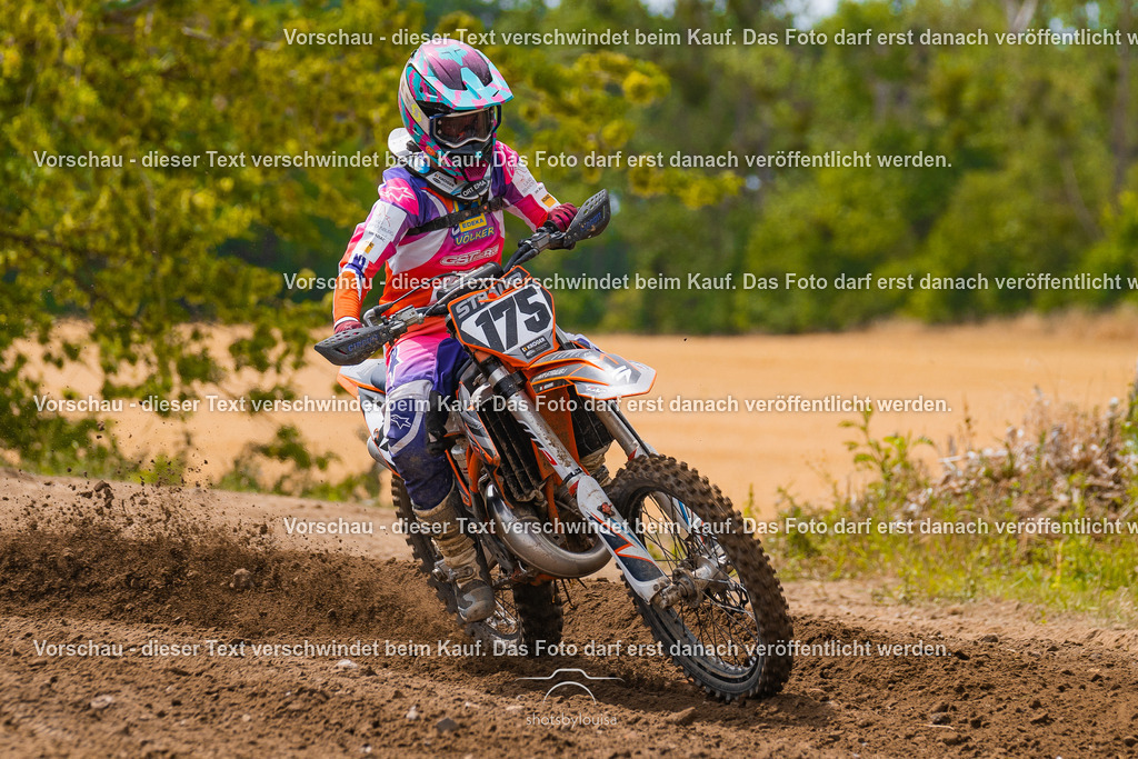 07_05_BernauerSchleife-7312 | Sportfotografin aus Berlin-Brandenburg mit Fokus auf Motocross. Ich halte deine sportliche Leistung und echte Emotionen auf und neben der Strecke professionell fest. Entdecke die Fotos von deinem Rennen und bestelle sie direkt hier im Shop.