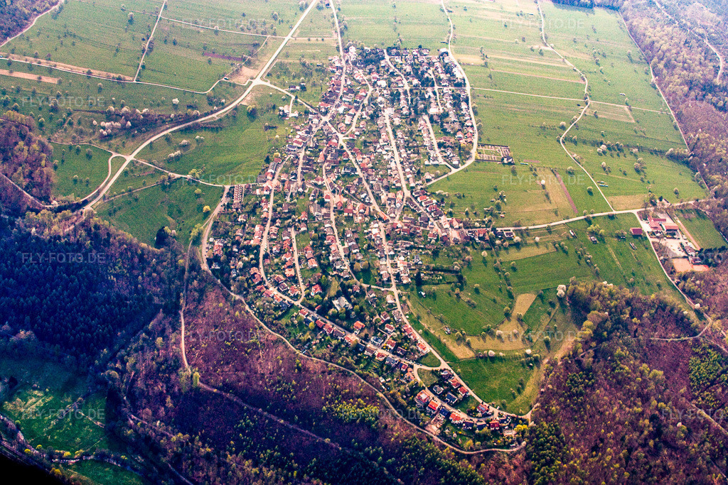 Luftbild: Ortsansicht von Osten im Ortsteil Burbach in Marxzell im Bundesland Baden-Württemberg in Deutschland. Foto: IMG_17719.jpg vom 12.04.2009 durch Werner Riehm/FLY-FOTO.de