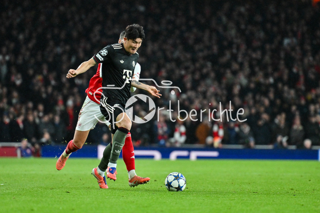 Arsenal FC - FC Bayern München | LONDON, ENGLAND - 26. NOVEMBER: im Duell Minjae KIM (FC Bayern Munich 3) und Mikel MERINO (Arsenal FC 23) beim Ligaspiel zwischen Arsenal London und dem FC Bayern München am 5. Spieltag der UEFA Champions League im Emirates Stadium am 26.11.2025