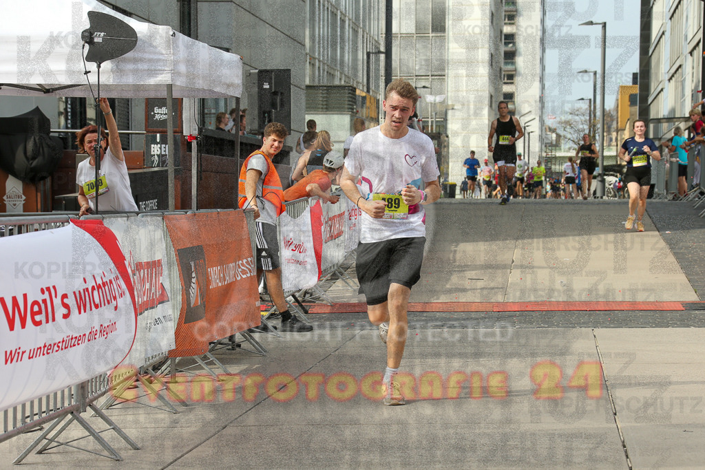 250920_1526_EX1_9438 | Sportfotografie im Rhein-Sieg Kreis, Köln, Bonn, NRW, Rheinland Pfalz, Hessen, etc. Unser Tätigkeitsfeld umfasst den Laufsport vom Volkslauf über den Marathon, Duathlon, Triathon bis zum Ultralauf wie Kölnpfad Ultra oder Schindertrail.