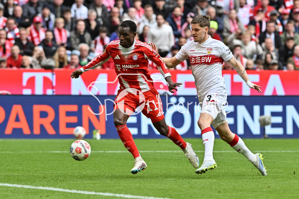 FC Bayern München - VfB Stuttgart | MUNICH, GERMANY - 19. APRIL: tackle between Nicolas JACKSON (FC Bayern Munich 11) and Ramon HENDRIKS (VfB Stuttgart 3) during the Bundesliga Match between FC Bayern Munich vs. VfB Stuttgart at Matchday 30 at Allianz Arena / DFL REGULATIONS PROHIBIT ANY USE OF PHOTOGRAPHS AS IMAGE SEQUENCES AND/OR QUASI-VIDEO