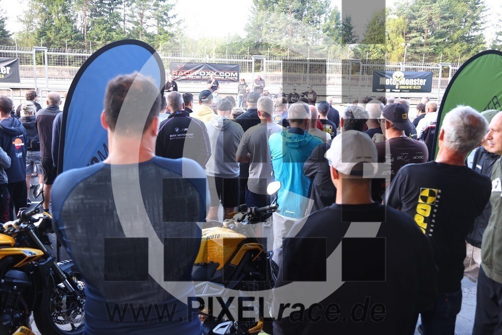 social-20250829_00038 | Schöne Erinnerungen an spannende Momente - das festzuhalten ist unser Job. PIXELrace.de ist seit 2003 auf den Rennstrecken Europas unterwegs um die Action draußen beim Fahren und die wunderbare Stimmung imm Fahrerlager für euch einzufangen.