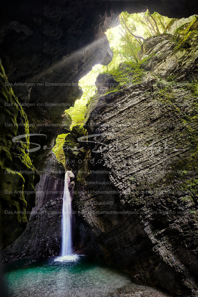 Kozjak Wasserfall, Slowenien | People- und Tierfotografie, Imageaufnahmen, Veranstaltungsfotografie und Wandbilder aus der Natur ★ Made in Germany ✔️ Druck + Downloads ✔️ Naturfotografie in Top Qualität ★ schneller Versand, weltweite Lieferung! - Realisiert mit Pictrs.com