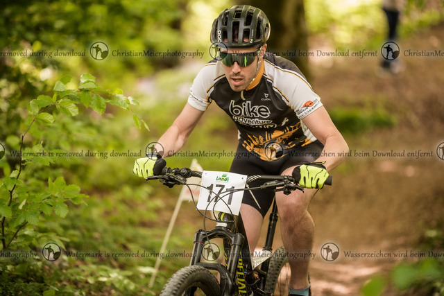 Eierlesen 2026 | Sie wurden bei einem Event oder Sportanlass fotografiert? Hier finden sie ihre Bilder! - Realisiert mit Pictrs.com