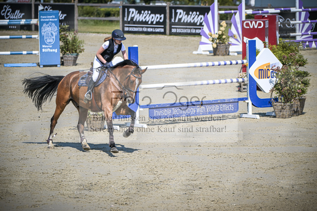 DOS_1980 | Entdecke hochwertige Reitturnierfotos von Foto Oger. Professionell, emotional und authentisch – jetzt Lieblingsmomente im Shop bestellen. - Realisiert mit Pictrs.com