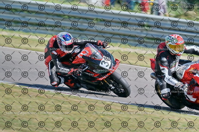 26BT02-0415 | markuskiefer.com - Realisiert mit Pictrs.com