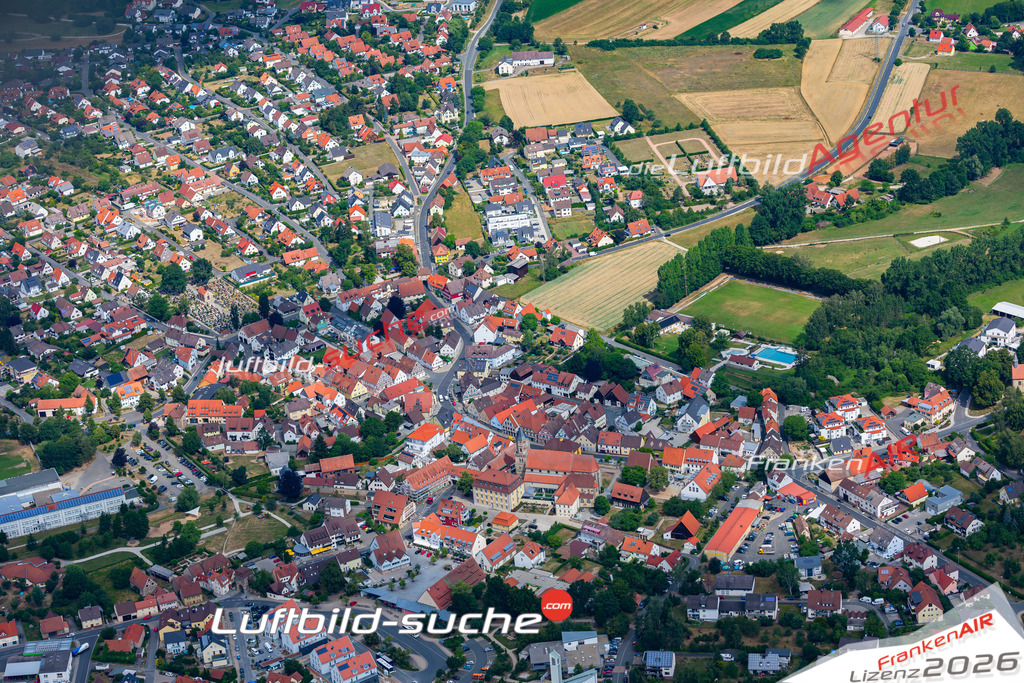Das Luftbild der Stadt Neuenkirchen am Brand wurde 2019 vom Flugzeug heraus erstellt (keine Drohne) Aufnahmehöhe ca.400 Meter- hohe Auflösung- beste Druck-Qualität garantiert!
