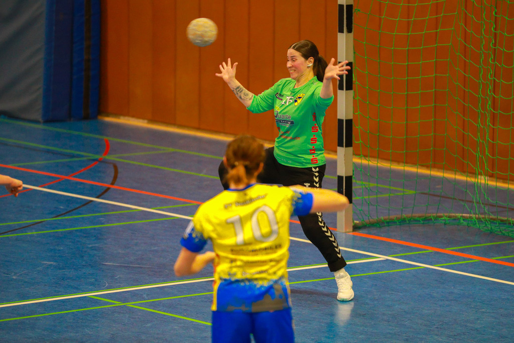 SvSchermbeck_SVN_061225_093 | Bildergalerie von Sport-Ereignissen aber auch von weiteren spannenden Dingen - nicht nur vom Niederrhein. In Anlehnung an den bekannten Spruch von Hanns Dieter Hüsch heißt das Motto: "Niederrhein ist überall".  - Realisiert mit Pictrs.com