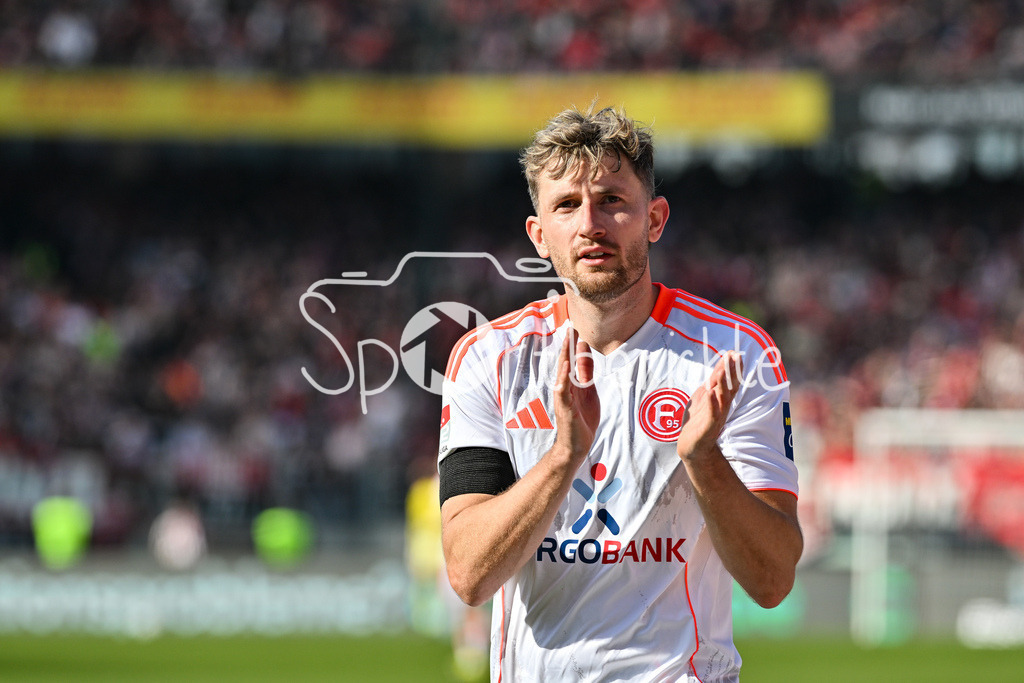 1. FC Nürnberg - Fortuna Düsseldorf | NUREMBERG, GERMANY - 07. MARCH:  im Bild Christopher LENZ (Fortuna Düsseldorf 3) / Einzelfoto / Freisteller während dem Match zwischen dem 1. FC Nürnberg und Fortuna Düsseldorf am 25. Spieltag der 2. Bundesliga im Max Morlock Stadion / DFL REGULATIONS PROHIBIT ANY USE OF PHOTOGRAPHS AS IMAGE SEQUENCES AND/OR QUASI-VIDEO
