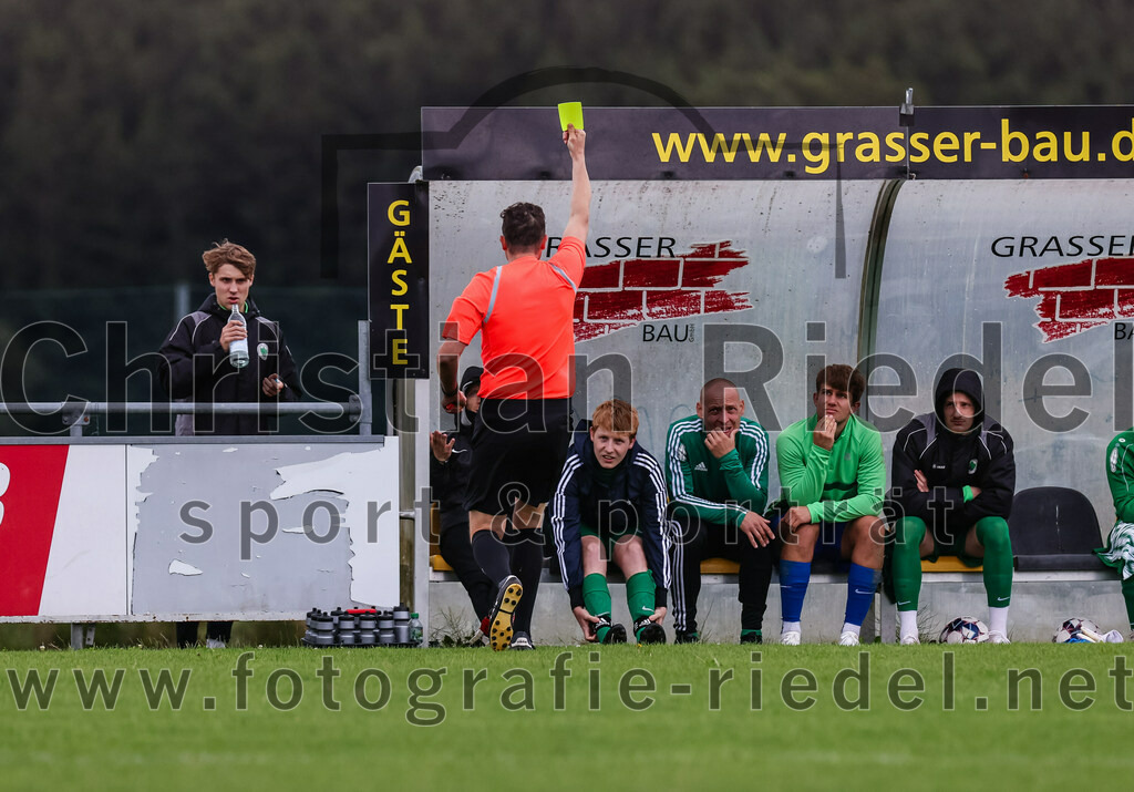 2023-08-06_018_SC_Kirchasch_gegen_SV_Eichenried | Bockhorn, Deutschland, 06.08.2023:
Fußball, Kreisliga 2023 / 2024, 2. Spieltag, SC Kirchasch gegen SV Eichenried, Endergebnis: 3:1

Schiedsrichter Florian Neubert

Foto: Christian Riedel / fotografie-riedel.net