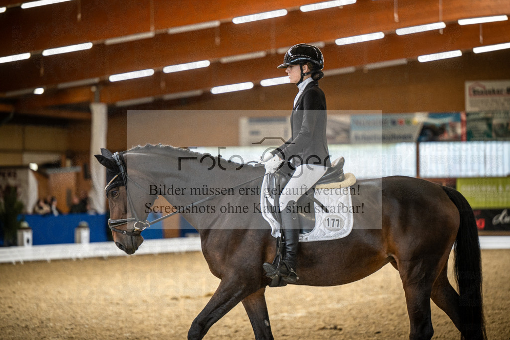 DOS_0220 | Entdecke hochwertige Reitturnierfotos von Foto Oger. Professionell, emotional und authentisch – jetzt Lieblingsmomente im Shop bestellen.Deutschlandweite Turnierfotografie. - Realisiert mit Pictrs.com