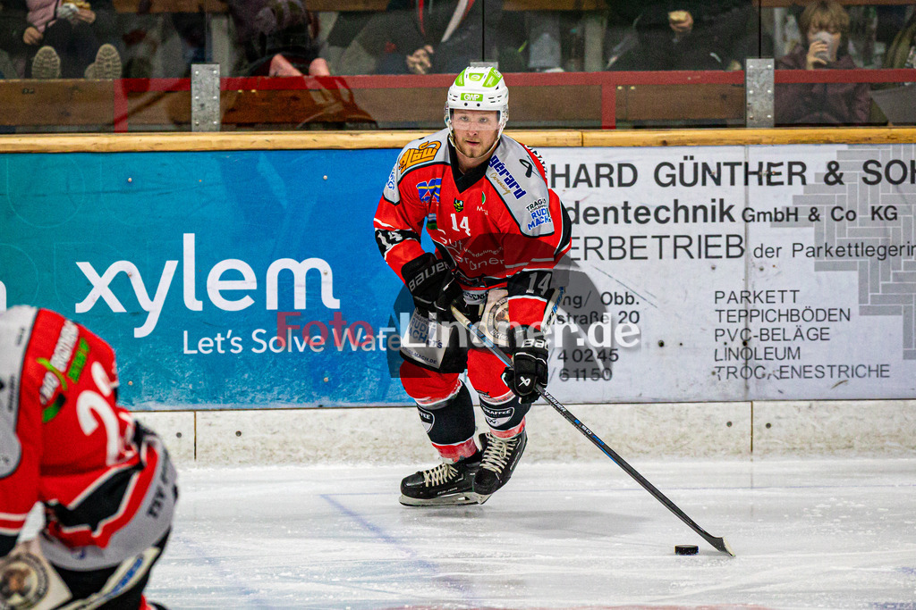 TSV Peißenberg Miners vs Legenden 20 TSV Peißenberg | TSV Peißenberg Legenden 20 Jahre Bayernliga, TSV Peißenberg Miners vs Legenden 20 TSV Peißenberg,Lukas ARTUS (Miners 14) in Aktion,2024-09-13 in Peißenberg (Eisstadion)Lukas ARTUS (Miners 14)Copyright: WolfgangxLindner