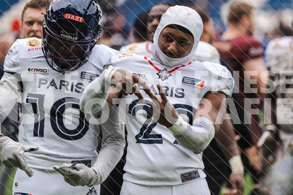 GER Rhein Fire vs. Paris Musketeers, Football, European League of Football, Spieltag 4, Saison 2025, 08.06.2025 | GER Rhein Fire vs. Paris Musketeers, Football, European League of Football, Spieltag 4, Saison 2025, 08.06.2025Foto: Fabian Friese - Realisiert mit Pictrs.com