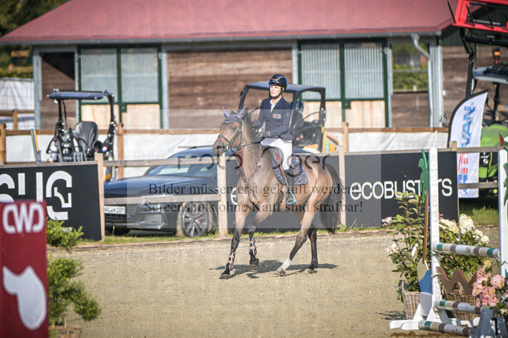 DOS_7605 | Entdecke hochwertige Reitturnierfotos von Foto Oger. Professionell, emotional und authentisch – jetzt Lieblingsmomente im Shop bestellen.Deutschlandweite Turnierfotografie. - Realisiert mit Pictrs.com