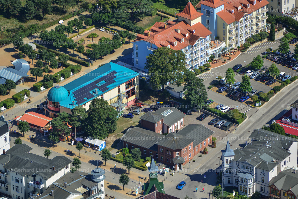 3637700 | ZINNOWITZ 25.08.2016 Gebäudekomplex der Hotelanlage "Kleine Strandburg" an der Dünenstraße in Zinnowitz auf der Insel Usedom im Bundesland Mecklenburg-Vorpommern, Deutschland. Weiterführende Informationen bei: MST Hotel GmbH. // Complex of the hotel building "Kleine Strandburg" on street Duenenstrasse in Zinnowitz on the island of Usedom in the state Mecklenburg - Western Pomerania, Germany. Further information at: MST Hotel GmbH. Foto: Gerhard Launer