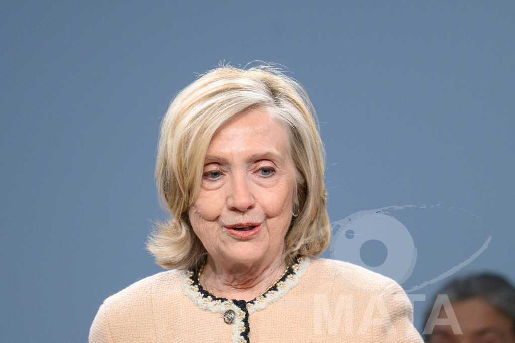 _DWA0159 | Die US-Politikerin Hillary Clinton auf der Veranstaltung Girls Just Want to Have Fundamental Rights: Fighting the Global Pushback im Rahmen der Münchner Sicherheitskonferenz 2026. München, 14.02.2026 Bayern Deutschland - Realisiert mit Pictrs.com