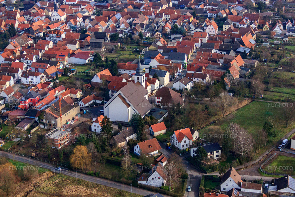 Luftbild: Kirche St. Josef in Offenbach an der Queich im Bundesland Rheinland-Pfalz in Deutschland. Foto: IMG_61675.jpg vom 18.01.2014 durch Werner Riehm/FLY-FOTO.de