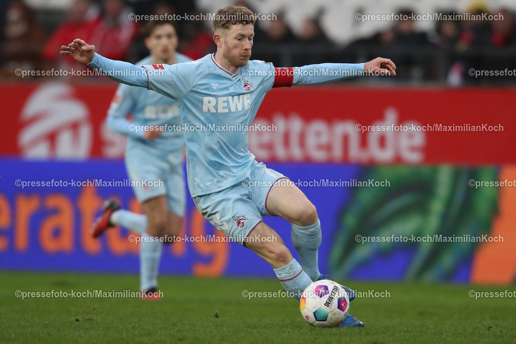 RWE06012401041 | 06.01.2024, Essen, Fußball, Herren, Stadion an der Hafenstraße, Testspiel, Rot-Weiss Essen – 1. FC Köln:  Florian Kainz (1.FC Köln). 
DFB regulations prohibit any use of photographs as image sequences and or quasi-video.