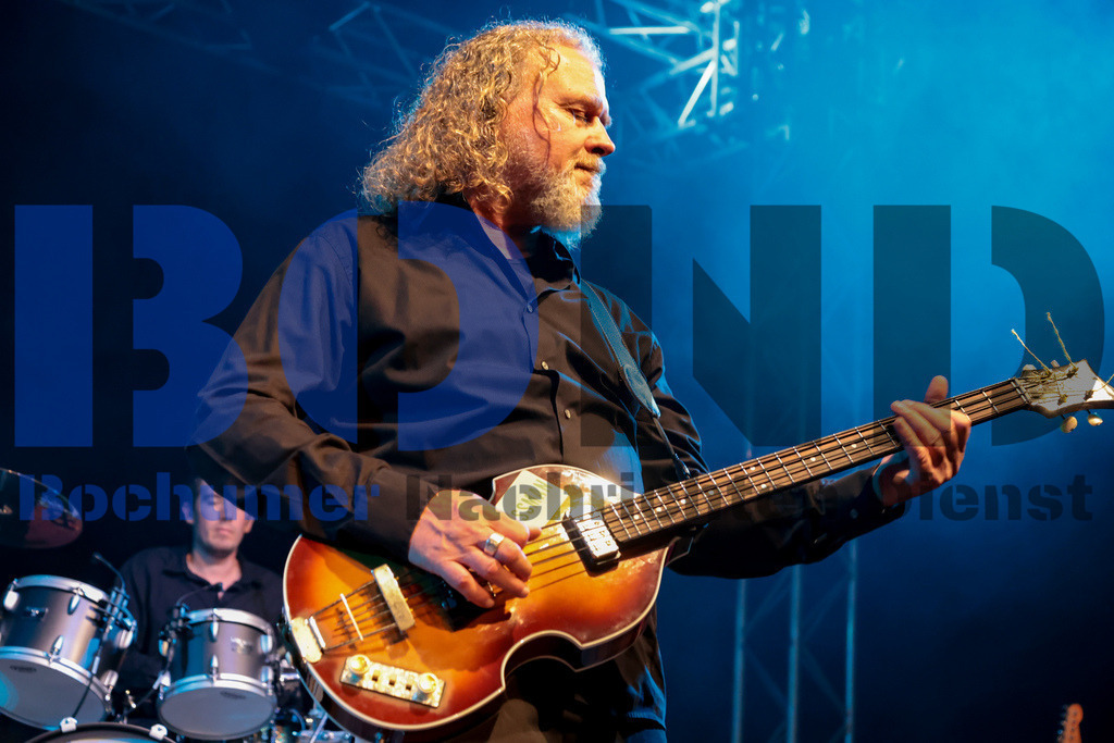 Zeltfestival Ruhr 2024 - Get Back / Beatles Tribute  {date} -  | {headline}(Foto: Sebastian Sendlak / BOND) - Realisiert mit Pictrs.com