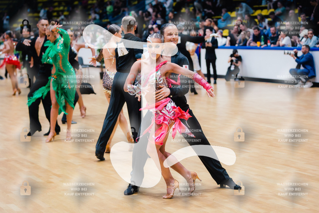 Hessen Tanzt WDSF Open Youth Latin 7th (68) Ivan Smekalkin _ Yeva Liermontova (Schwarz-Weiß-Club Pforzheim)-2025-05-17-1329 | Webshop for digital downloads and prints of dance sport, event & show photographer Julian Link - Realisiert mit Pictrs.com