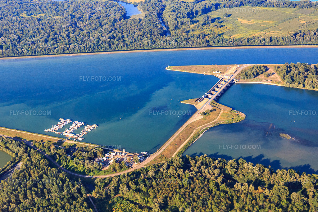 Aerial view: Ottenheim GZG Rhine weir in Gerstheim in the state Bas-Rhin, France.Photo: IMG_093222.jpg taken on 08/16/2016 by Werner Riehm/FLY-FOTO.comResolution of the original: 4841 x 3227 px