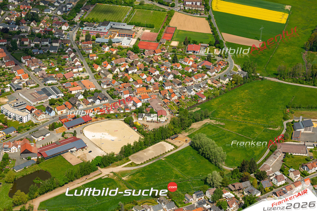 Das Luftbild der Stadt Mitwitz wurde 2022 vom Flugzeug heraus erstellt (keine Drohnen-Aufnahmen) Aufnahmehöhe ca.450 Meter- hohe Bildauflösung und Druck-Qualität. Garantiert!