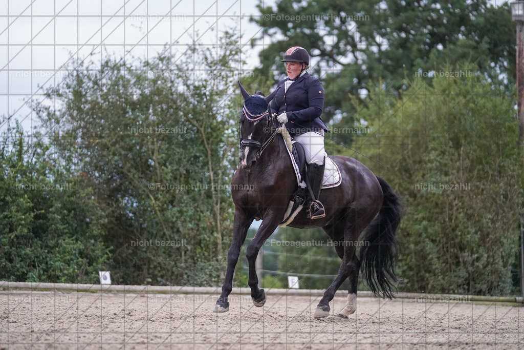 20230826-FAH06364 | Forstinning, 2023, Dressurturnier, Turniersportbilder, Turnierfotografen Bayern, Fotoagentur Herrmann, Reitsportfotografie, Turnierbilder