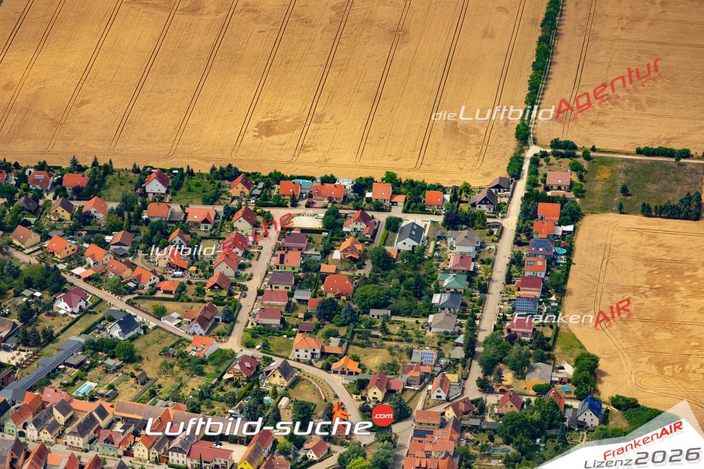 Die Luftaufnahme Flemmingen - Naumburg wurde 2022 vom Flugzeug aus (keine Drohne) erstellt. Hohe Auflösung -für große Poster und Wandbilder geeignet - Garantiert!