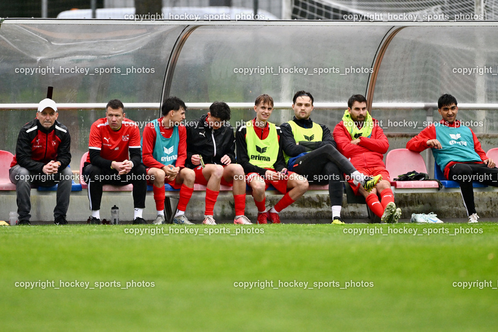 SAK vs. KAC 1909 | Spielerbank KAC 1909, Headcoach KAC Rudolf Perz, Asisstentcoach KAC 1909 Markus Hubmann, SAK vs. KAC 1909, SAK vs. KAC 1909 am 17.04.2025 in Klagenfurt (Sportpark Welzenegg), Austria, (Photo by Bernd Stefan)