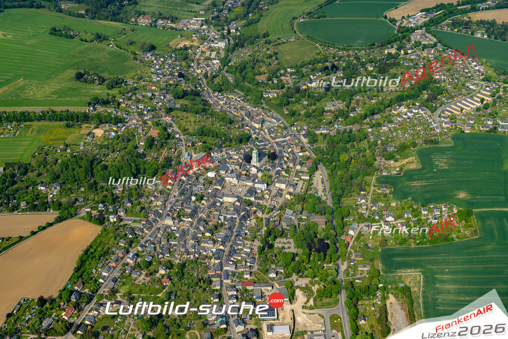 Das Luftbild der Stadt Lößnitz wurde 2022 vom Flugzeug heraus erstellt (keine Drohnen-Aufnahmen) Aufnahmehöhe ca.450 Meter- hohe Bildauflösung und Druck-Qualität. Garantiert!
