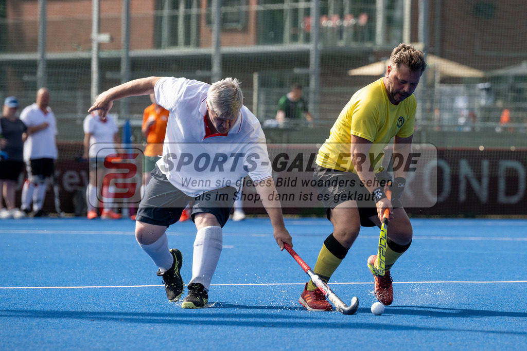 SFE_20240817_0008 | Krefeld, Deutschland, 17.08.2024:  European Cup for Recreational Hockey Players im KTHC Stadion Rot-Weiss Köln Tennis and Hockey Club am 17.08.2024 in Krefeld, Deutschland. (Foto von Stephan Fehrmann)Krefeld, Germany, 17.08.2024: European Cup for Recreational Hockey Players in KTHC Stadion Rot-Weiss Köln Tennis and Hockey Club at 17.08.2024 in Krefeld, Deutschland. (Foto from Stephan Fehrmann)