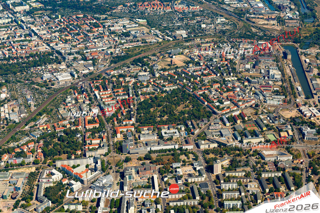 Die Luftaufnahme Alte Neustadt - Magdeburg wurde 2022 vom Flugzeug aus (keine Drohne) erstellt. Hohe Auflösung -für große Poster und Wandbilder geeignet - Garantiert!