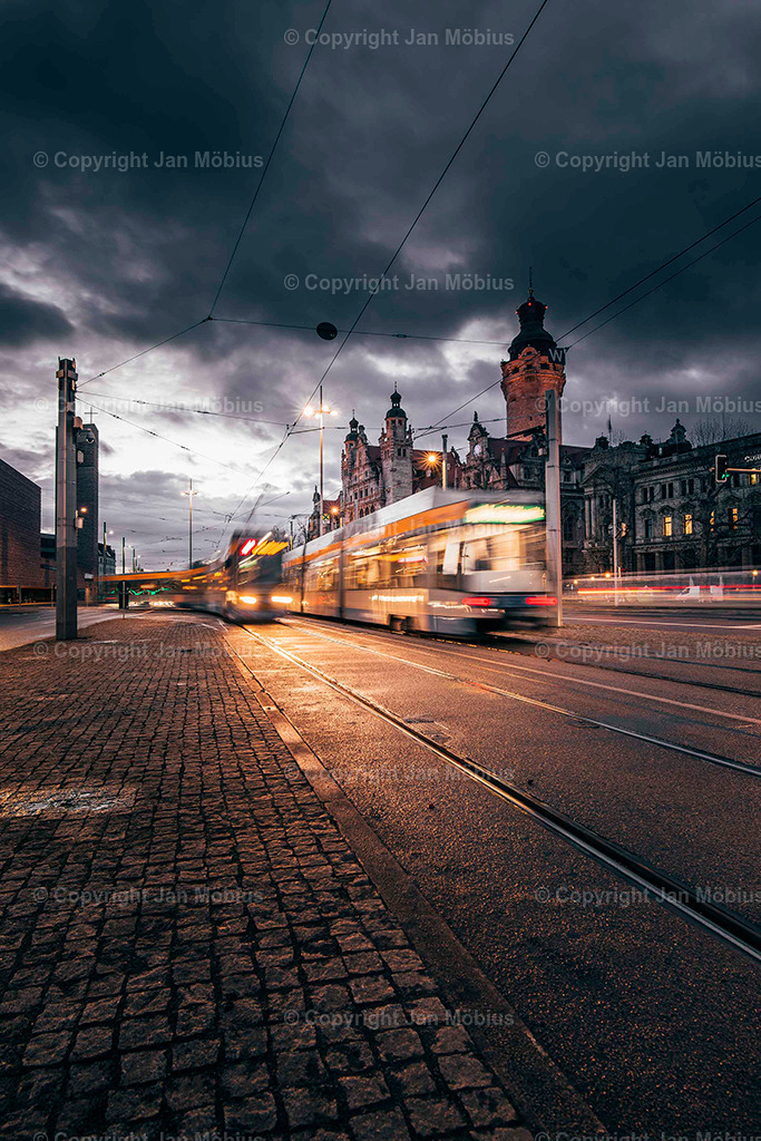 Neue Rathaus Leipzig | Das Neue Rathaus Leipzig beeindruckt mit monumentaler Architektur, historischem Flair und zentraler Lage. Es zählt zu den markantesten Wahrzeichen der Stadt und ist ein beliebter Fotospot - Realisiert mit Pictrs.com