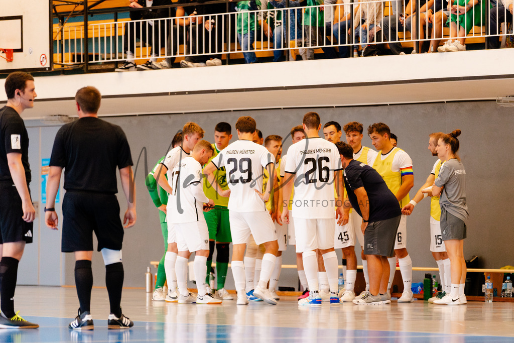 Futsal-Bundesliga, Saison 2025/2026, 2. Spieltag: SC Preußen Münster - FC Liria Futsal Berlin | Futsal-Bundesliga, Saison 2025/2026, 2. Spieltag, SC Preußen Münster empfängt FC Liria Berlin in der Universitäts-Sporthalle in Münster. Foto: sportfotografie.ms | Markus Paletta - Realisiert mit Pictrs.com