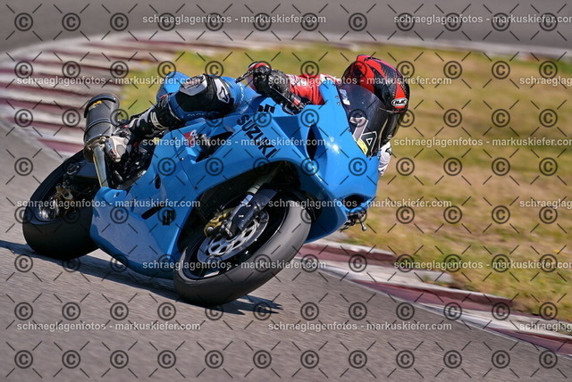 26bt05-0900 | markuskiefer.com - Realisiert mit Pictrs.com