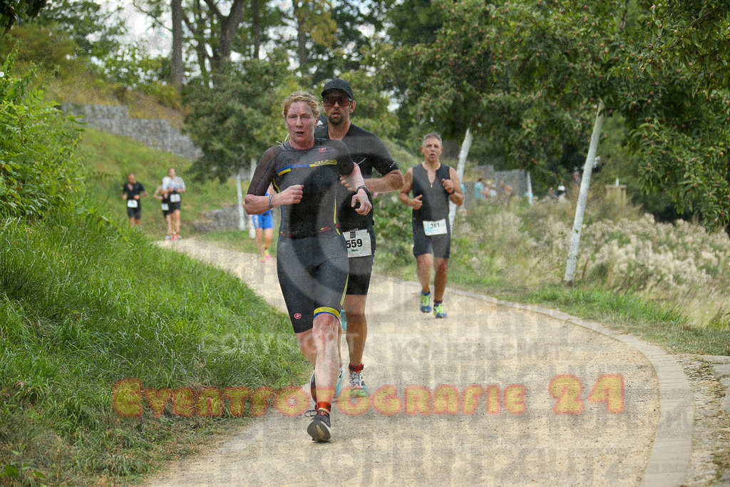 250824_1350_EX1_3932 | Sportfotografie im Rhein-Sieg Kreis, Köln, Bonn, NRW, Rheinland Pfalz, Hessen, etc. Unser Tätigkeitsfeld umfasst den Laufsport vom Volkslauf über den Marathon, Duathlon, Triathon bis zum Ultralauf wie Kölnpfad Ultra oder Schindertrail.