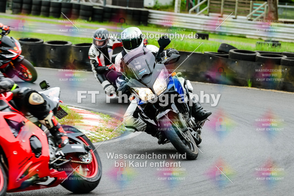 MotoTeamVBK-20433 | Hier findet Ihr Bilder von Touristenfahrten auf der Nürburgring Nordschleife oder von anderen Veranstaltungen die ich besucht habe. Viel Spass beim Durch Schauen 