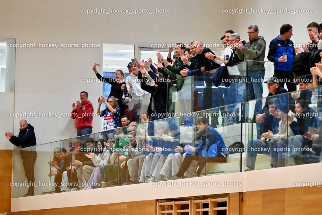 VSV Unihockey  vs. FBK Loka  | Jubel VSV Unihockey Fans, VSV Unihockey  vs. FBK Loka , VSV Unihockey  vs. FBK Loka  am 25.01.2026 in Villach (Ballspielhalle St. Martin), Austria, (Photo by Bernd Stefan)