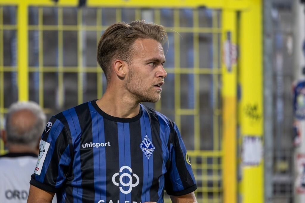 Fußball 3. Liga, Saison 2025/26, 6. Spieltag: Waldhof Mannheim gegen VfB Stuttgart II***Bild: Nicklas Shipnoski (7, Mannheim) | Fußball 3. Liga, Saison 2025/26, 6. Spieltag: Waldhof Mannheim gegen VfB Stuttgart II***Bild: Nicklas Shipnoski (7, Mannheim) - Realisiert mit Pictrs.com