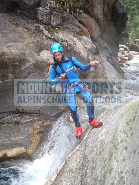 P7160046 | Bestelle die Bilder deines Berg- oder Wasser-Abenteuers mit Mountain Sports bequem von zu Hause aus direkt über unseren Online Fotoshop von pictrs.com. - Realisiert mit Pictrs.com