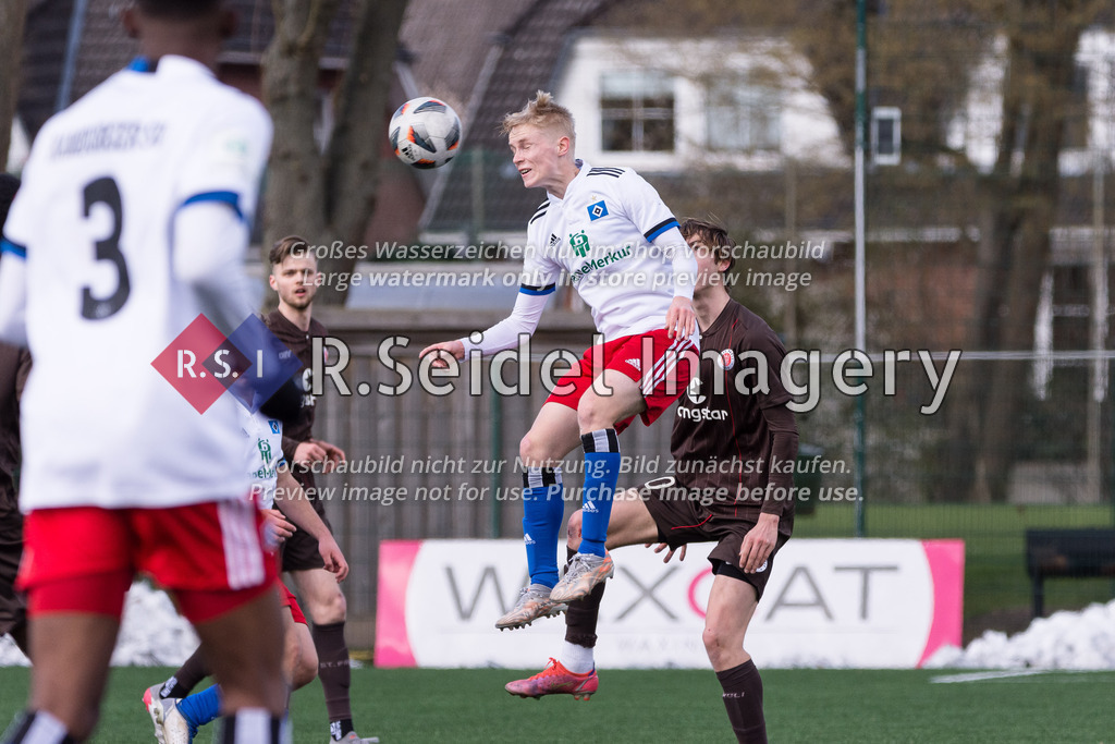 Fußball, Saison 2021/22, A-Junioren Bundesliga, Hamburger SV - FC St. Pauli, Paul-Hauenschild-Plätze (Norderstedt), 02.04.2022, 16. Spieltag | Jesse Mikael Kilo (#18, HSV)