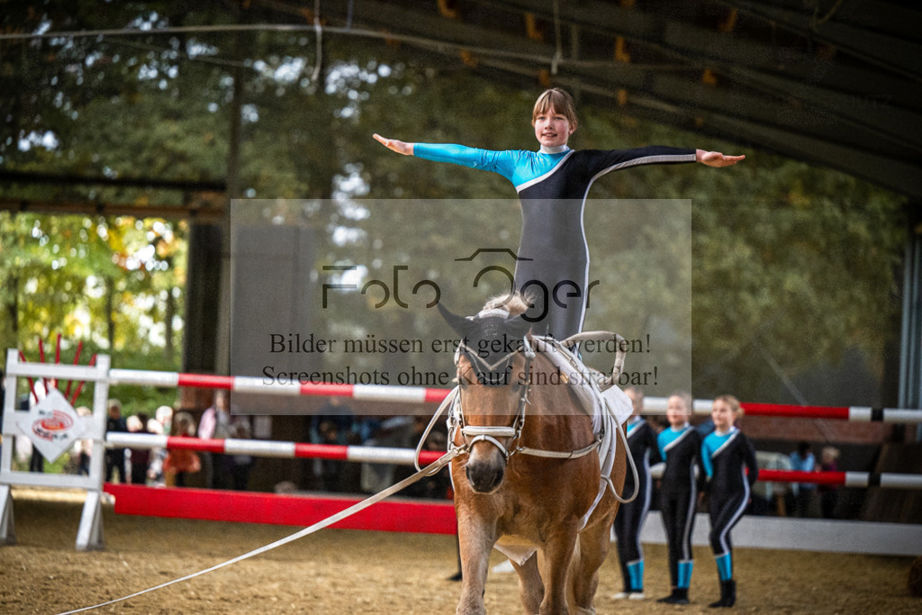 DOS_0132 | Entdecke hochwertige Reitturnierfotos von Foto Oger. Professionell, emotional und authentisch – jetzt Lieblingsmomente im Shop bestellen.Deutschlandweite Turnierfotografie. - Realisiert mit Pictrs.com