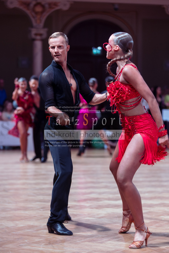 20250705_WDSF_WO_Lat-dC25-3348 | Tanzsportbilder, Standardtanz, Lateintanz, WDSF, DTV, LTVB, dancecomp, goc, hessen tanzt, blaues band der spree, walzer, tango, wiener walzer, slowfox, quickstepp, samba, rumba, cha-cha-cha, paso doble. jive, hd-kroft photography, turniertanzsport