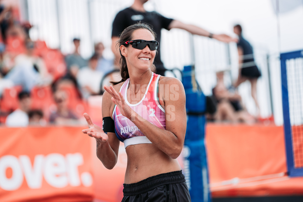Beachvolleyball | Frauen | Allianz German Beach Tour 2024 | Tourstop Kühlungsborn 2 | 16.08.2024 | Kira Walkenhorst freut sich