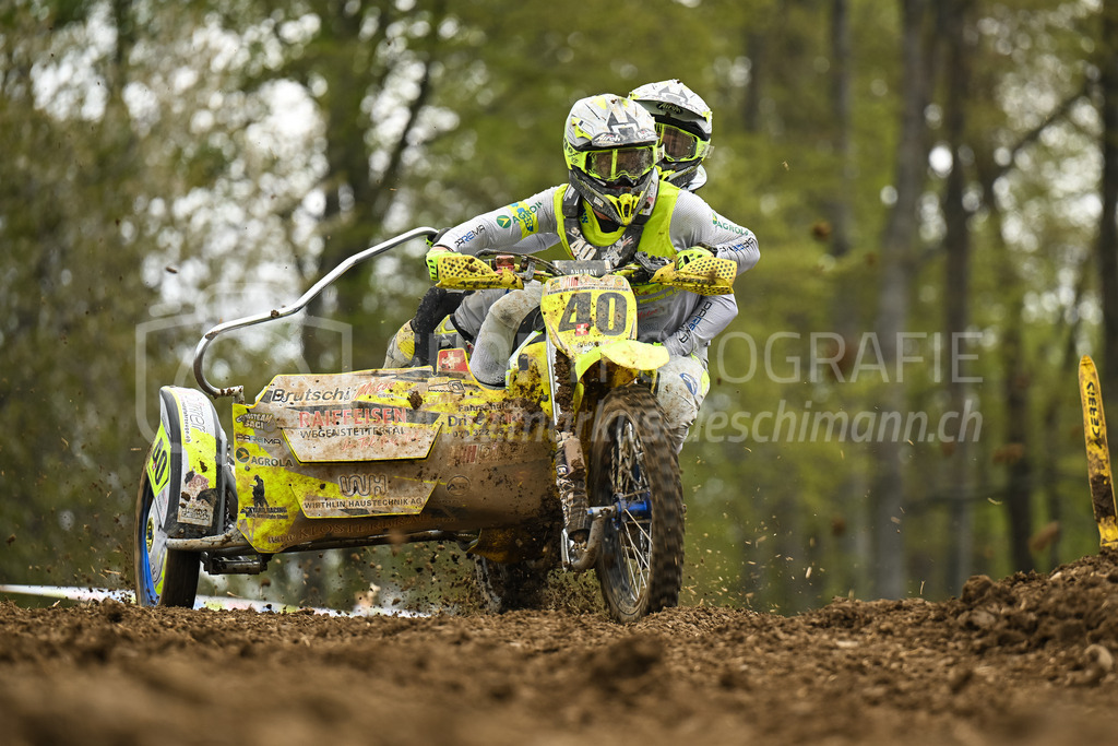 Motocross Schlatt bei Winterthur - 30. April 2023 | #40 Schlienger Dominik / Intlekofer Daniel aus Wegenstetten (CH) auf WSP Yamaha in der Kategorie Seitenwagen am Motocross Schlatt bei Winterthur, 30. April 2023. 
Instagram: @mx_schlatt | @mc_wila | @sam_schweiz
Bild: Sportfotografie Markus Aeschimann | www.markus-aeschimann.ch - Realisiert mit Pictrs.com