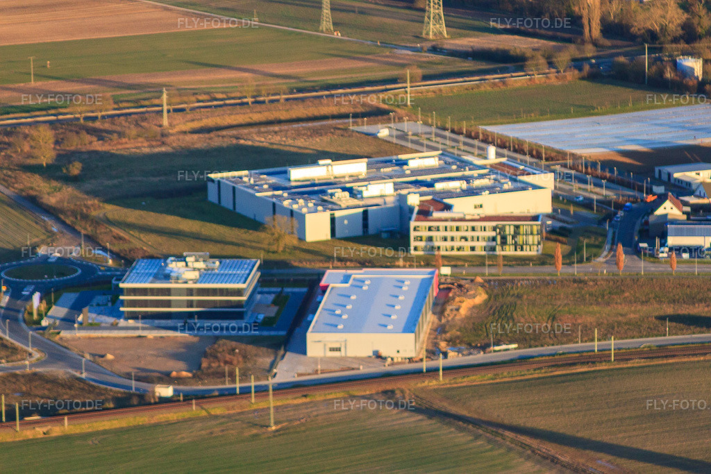 Luftbild: ITK Engineering GmbH im Gewerbegebiet Im Speyerer Tal in Rülzheim im Bundesland Rheinland-Pfalz in Deutschland. – Foto: IMG_62251.jpg vom 23.02.2014 durch Werner Riehm/FLY-FOTO.de – Auflösung des Originals: 4752 x 3168 px – ITK Engineering - Ihr Partner für Digital Engineering