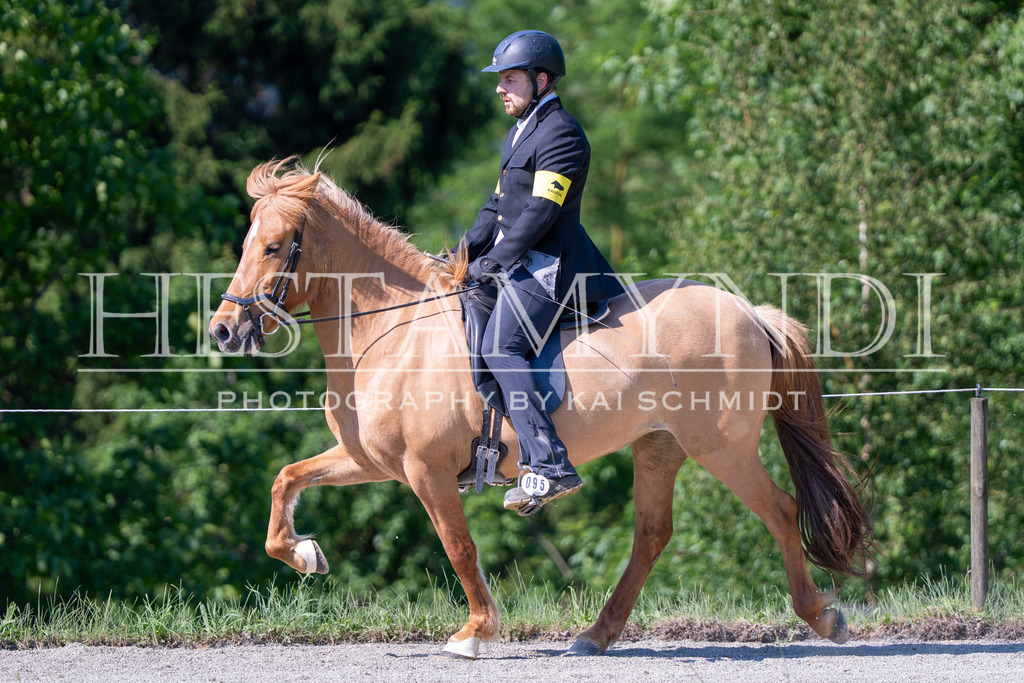 KAI06388 | Ihr sucht einen Fotografen für eure nächste OSI? Ich begleite auch euer Turnier für Islandpferde fotografisch.  - Realisiert mit Pictrs.com