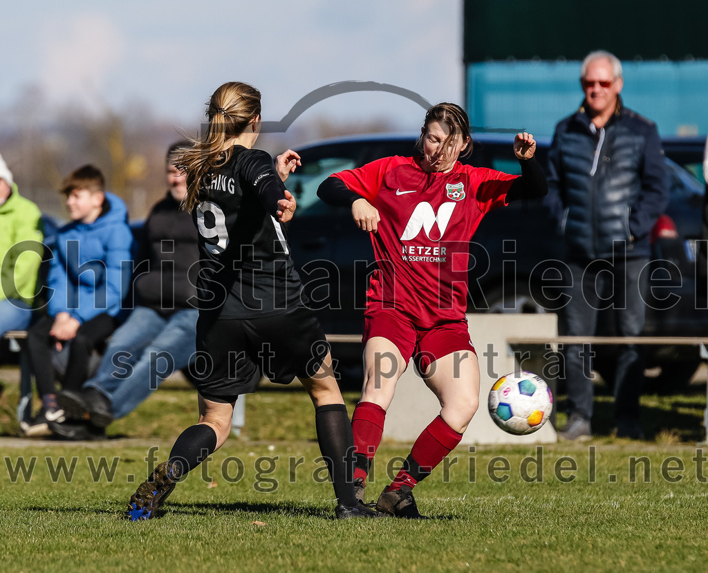 2024-02-25_012_FC_Schwaig_gegen_TSV_Eching | Oberding, Deutschland, 25.02.2024:
Fußball, Bezirksliga 2023 / 2024, Testspiel, FC Schwaig gegen TSV Eching, Endergebnis: 0:5

Anna Zieglmeier (TSV Eching, #9), Christine Lang (FC Schwaig, #6)

Foto: Christian Riedel / fotografie-riedel.net