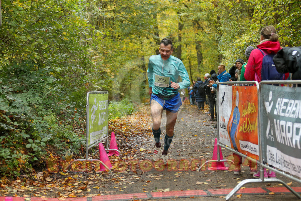 251026_1220_EX1_0102 | Sportfotografie im Rhein-Sieg Kreis, Köln, Bonn, NRW, Rheinland Pfalz, Hessen, etc. Unser Tätigkeitsfeld umfasst den Laufsport vom Volkslauf über den Marathon, Duathlon, Triathon bis zum Ultralauf wie Kölnpfad Ultra oder Schindertrail.