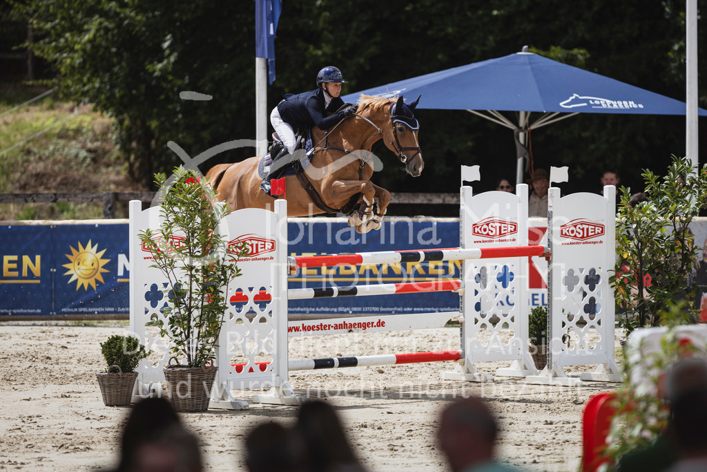 250713_BHO_M2-Spr-2-627 | Deine schönsten Turniermomente als professionelle Fotos! Entdecke hochwertige Pferdesport-Fotografie im Online-Shop. Jetzt Fotos finden & bestellen!